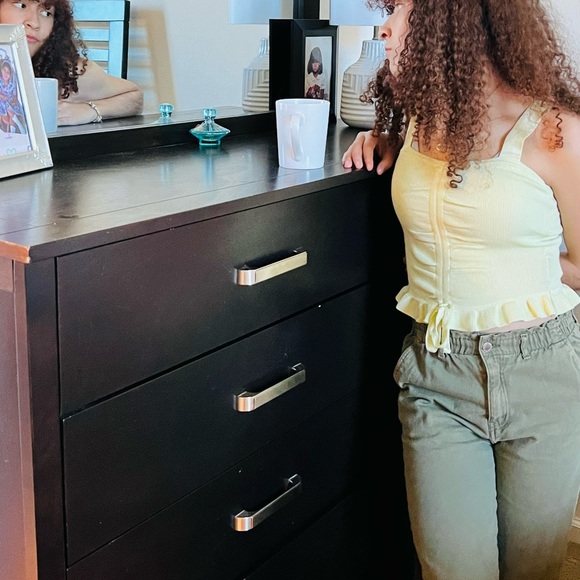 Meet your Poshers, Jessica & Adryanna - Picture 3 of 3